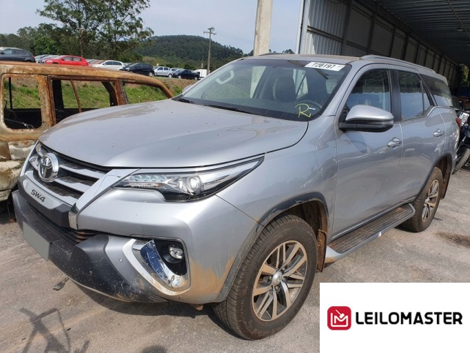 TOYOTA HILUX SW4 19/20