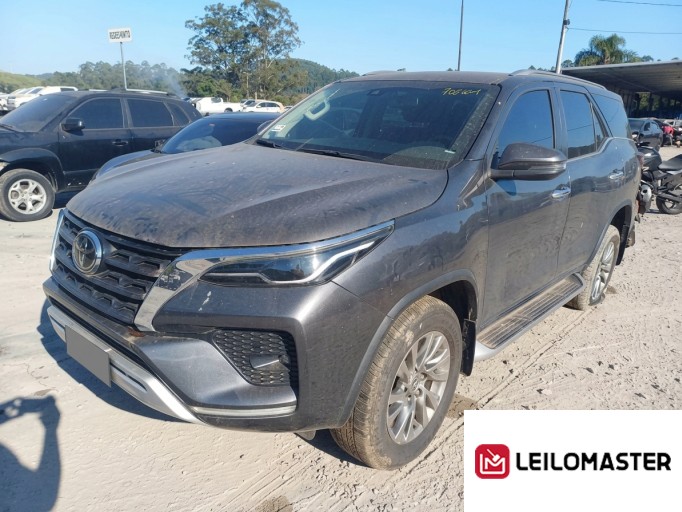 TOYOTA HILUX SW4 21/21
